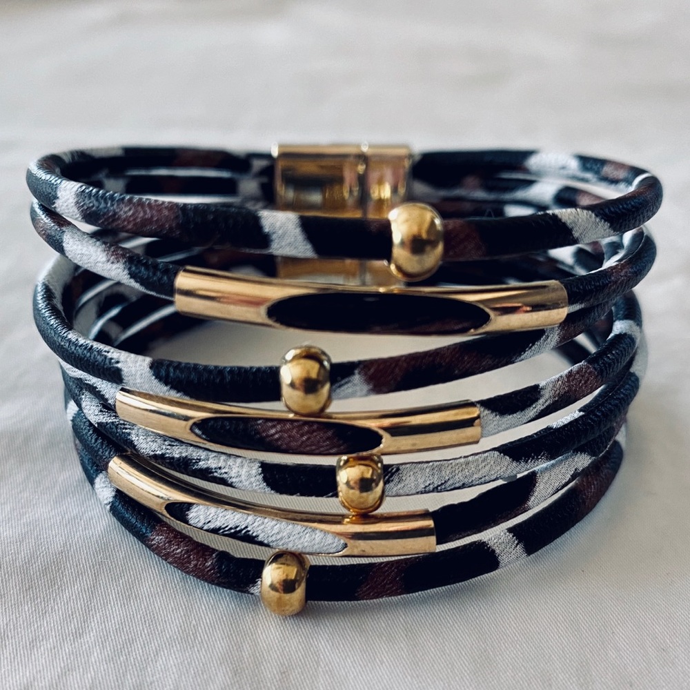 Leopard Wrap Cuff/Bracelet ~ Magnetic Clasp - Picture 4 of 6